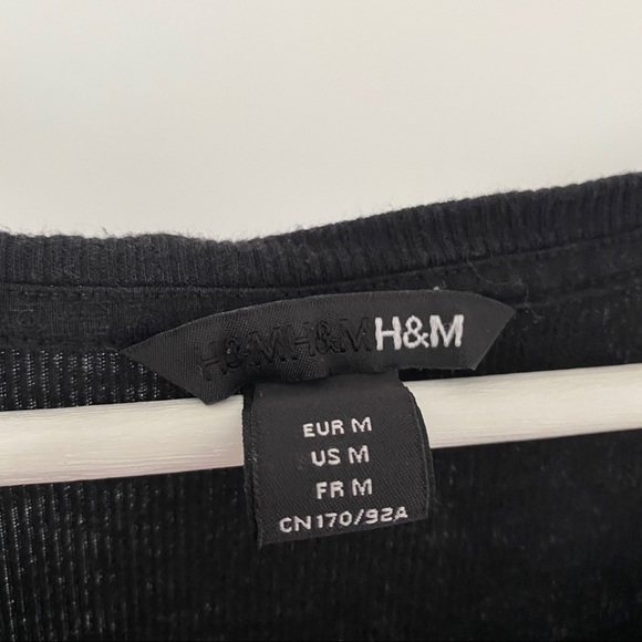 simple black tee ♡ - Picture 2 of 3